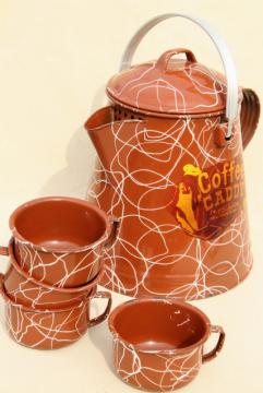catalog photo of 1950s vintage camp cookware, western ranch enamelware cowboy coffee pot & tin cup mugs