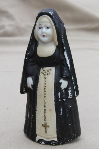 photo of 1950s vintage china nun figurine, hand-painted ceramic figure made in Japan #1