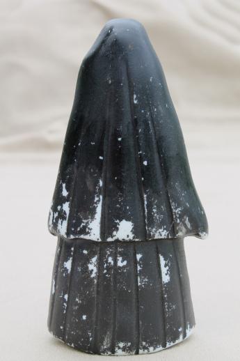 photo of 1950s vintage china nun figurine, hand-painted ceramic figure made in Japan #3