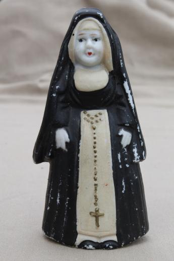 photo of 1950s vintage china nun figurine, hand-painted ceramic figure made in Japan #4