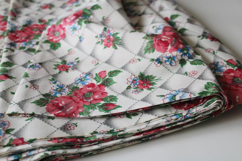 photo of 1950s vintage cotton fabric, roses on 'quilted stitching' print background #3