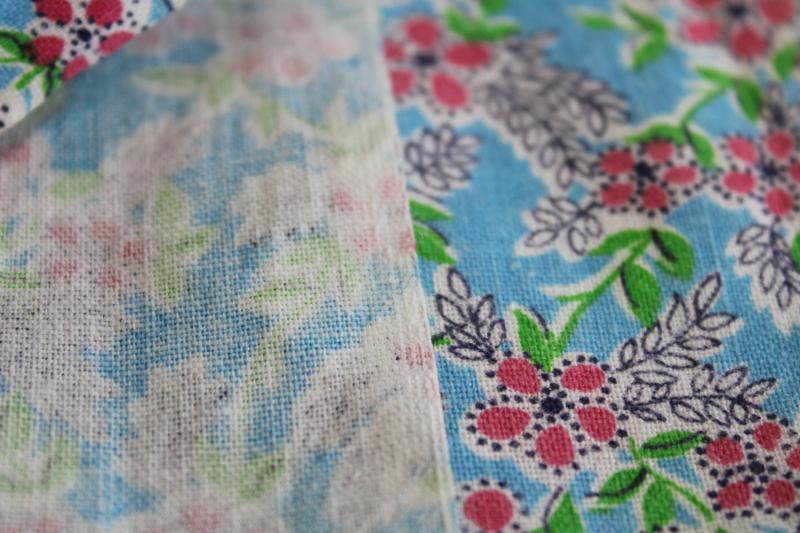 photo of 1950s vintage cotton feed sack fabric, little pink daisies on blue floral print #3