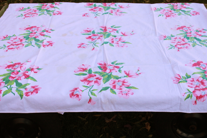 photo of 1950s vintage cotton kitchen tablecloth Wilendur label wild rose print pink flowers on white  #1