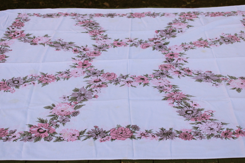 photo of 1950s vintage cotton rayon tablecloth, pretty flower wheel print in pink & lavender  #1