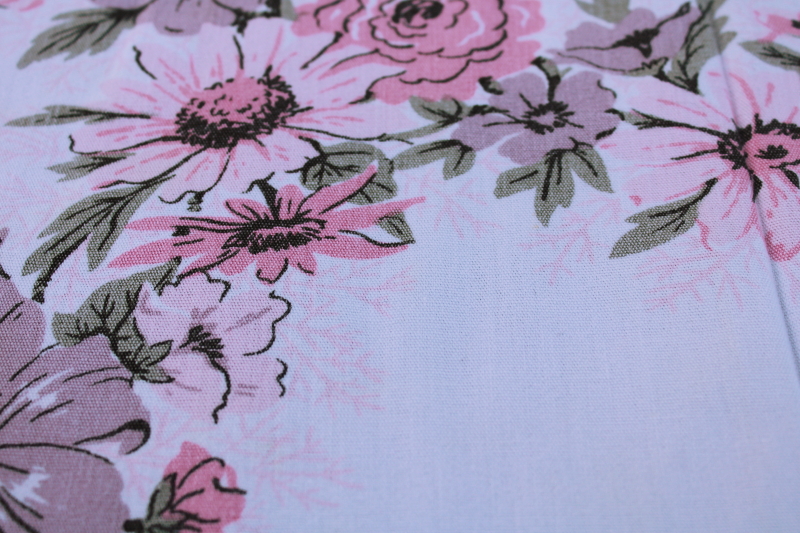 photo of 1950s vintage cotton rayon tablecloth, pretty flower wheel print in pink & lavender  #3
