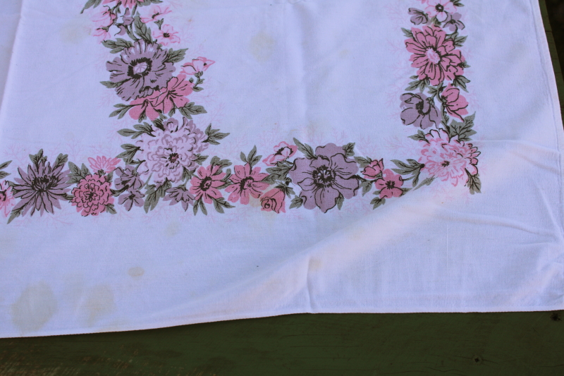 photo of 1950s vintage cotton rayon tablecloth, pretty flower wheel print in pink & lavender  #5