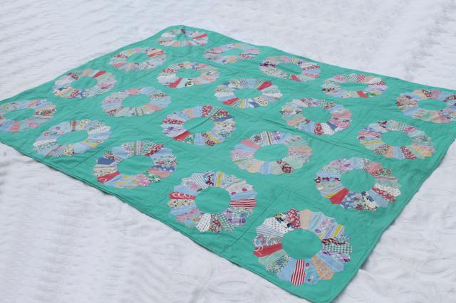 photo of 1950s vintage dresden plate quilt comforter w/ old cotton print fabrics on jade green #1