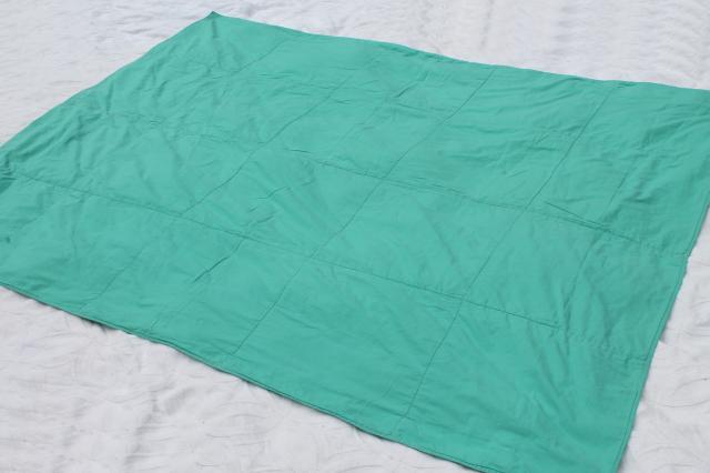 photo of 1950s vintage dresden plate quilt comforter w/ old cotton print fabrics on jade green #10