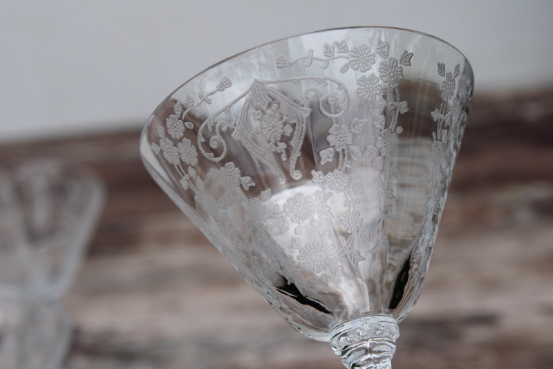 photo of 1950s vintage etched glass martini cocktail glasses, Cambridge Diane floral etch stemware #4