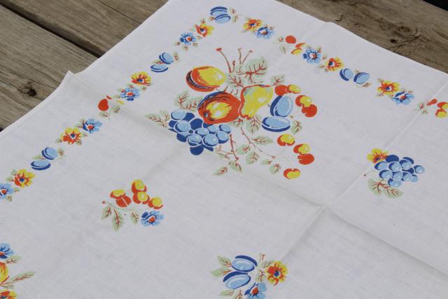 photo of 1950s vintage fruit print kitchen tablecloth & napkins, colorful printed table linen #7