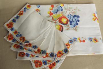 catalog photo of 1950s vintage fruit print kitchen tablecloth & napkins, colorful printed table linen