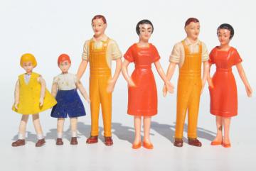 catalog photo of 1950s vintage hard plastic dolls, doll house miniature people, farm family & children