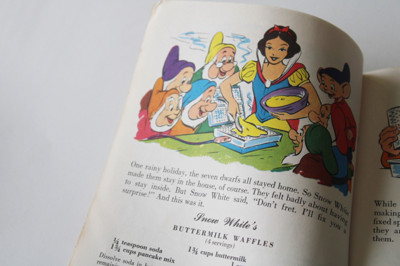 photo of 1950s vintage kids cookbook Disney Snow White & Seven Dwarfs recipes American Dairy Association #4