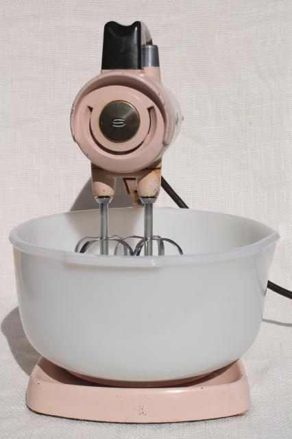 photo of 1950s vintage pink Sunbeam Mixmaster electric mixer, original bowls, works! #9