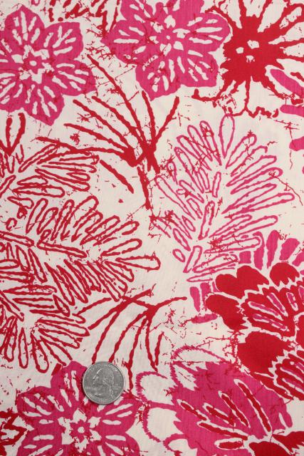 photo of 1950s vintage rayon fabric, Hawaiian tropical print flowers red & pink #1