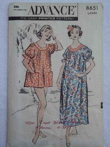 photo of 1950s vintage sewing pattern, large Hawaiian muu muu, Hawaii design #1