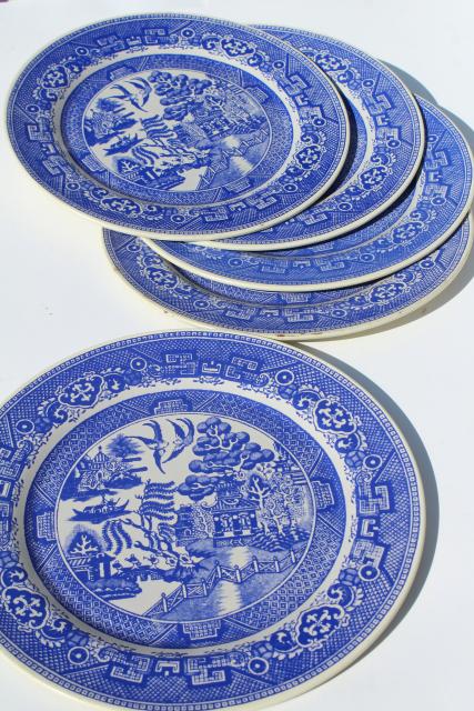 photo of 1950s vintage toleware tin plates, Blue Willow litho print metal charger plate set #1