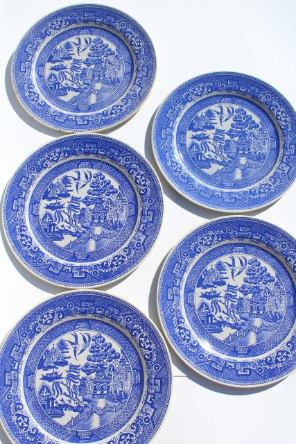 photo of 1950s vintage toleware tin plates, Blue Willow litho print metal charger plate set #3