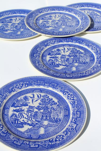 photo of 1950s vintage toleware tin plates, Blue Willow litho print metal charger plate set #8