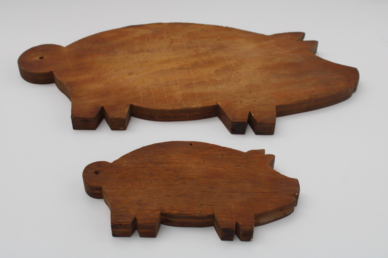 photo of 1950s vintage wood pig shaped charcuterie cutting boards, mod red cracked ice formica  #2