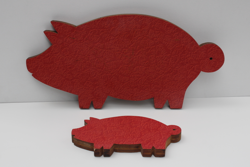 photo of 1950s vintage wood pig shaped charcuterie cutting boards, mod red cracked ice formica  #6