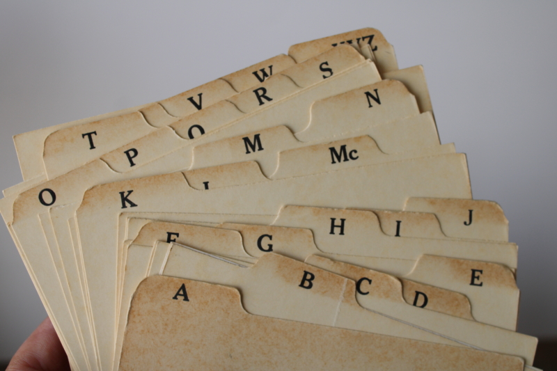 photo of 1950s vintage wood recipe card file box, finger jointed dovetail construction solid oak #3