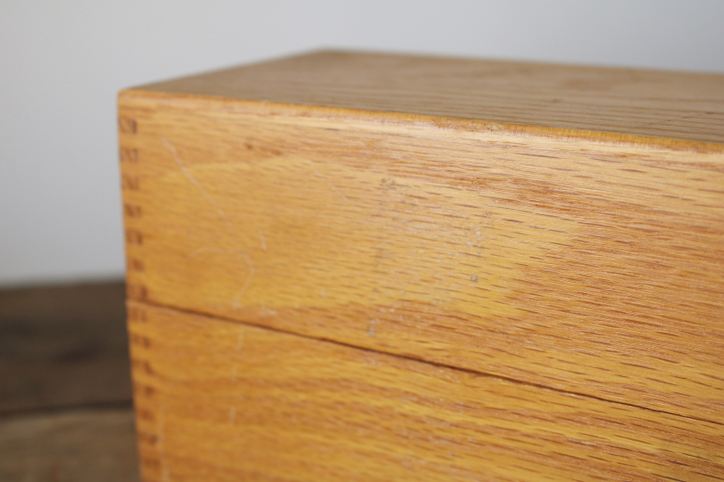 photo of 1950s vintage wood recipe card file box, finger jointed dovetail construction solid oak #7