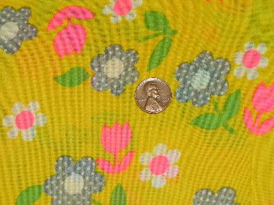 photo of 1950's-60's vintage daisy print fabric #1