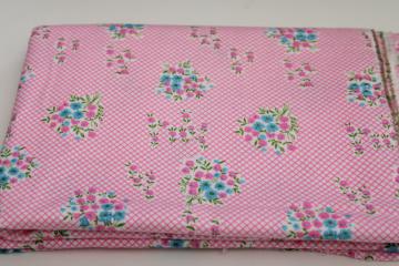 catalog photo of 1960s vintage cotton flannel fabric, girly flowers and bouquets blue on bright pink