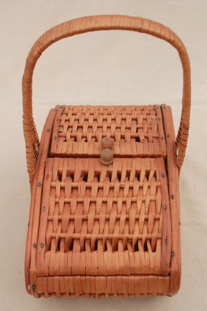 photo of 1960s vintage sewing basket, small toto style picnic hamper w/ hinged cover #3