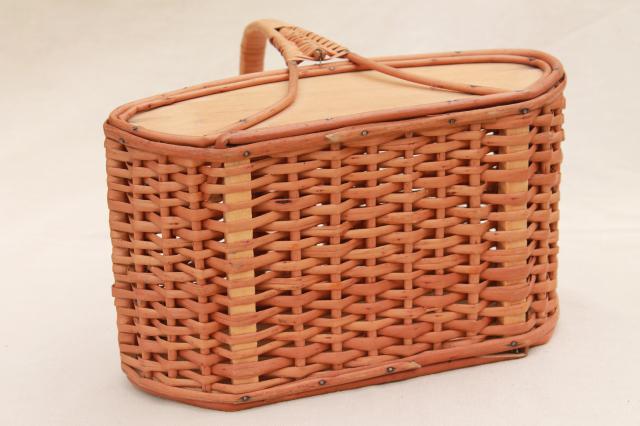 photo of 1960s vintage sewing basket, small toto style picnic hamper w/ hinged cover #11