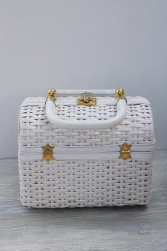 catalog photo of 1960s vintage white wicker box bag purse, woven basket weave summer handbag