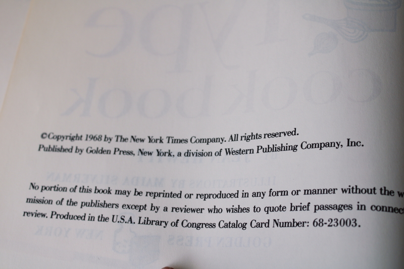 photo of 1968 vintage New York Times large type cook book, Jean Hewitt large print recipes  #2