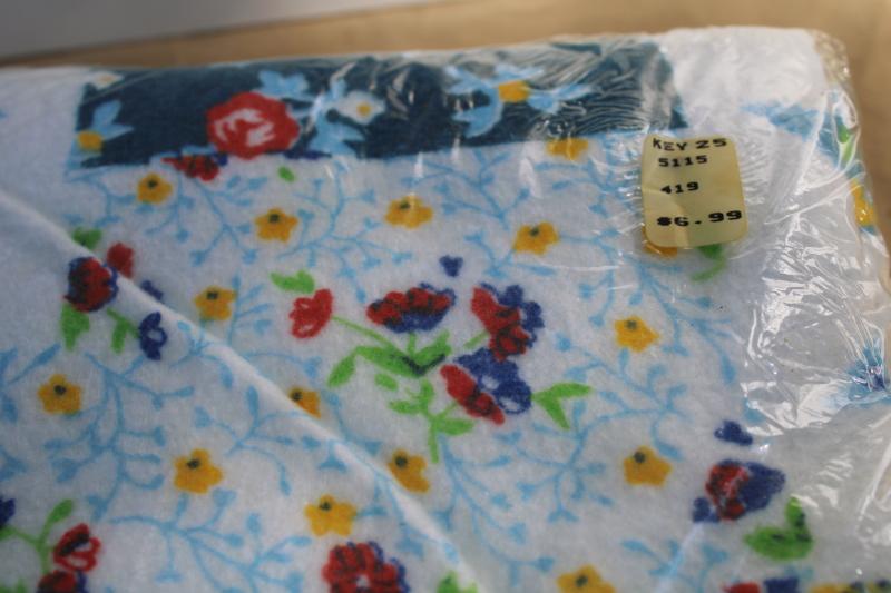 photo of 1970s vintage Beacon blanket mint in package, patchwork quilt print #4