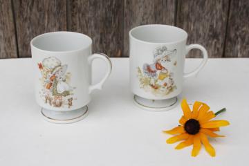 1970s vintage Japan mugs, Holly Hobbie style little girls in big bonnets