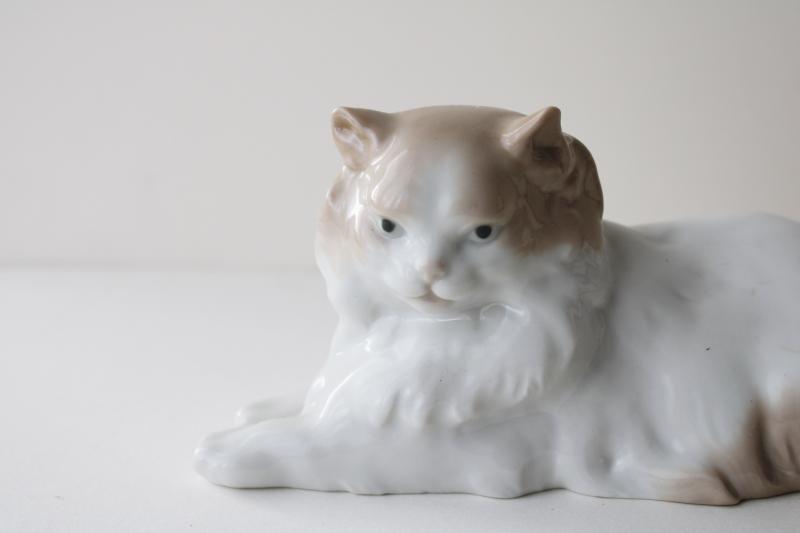 photo of 1970s vintage NAO Lladro china large cat figurine, dated 1977 #2