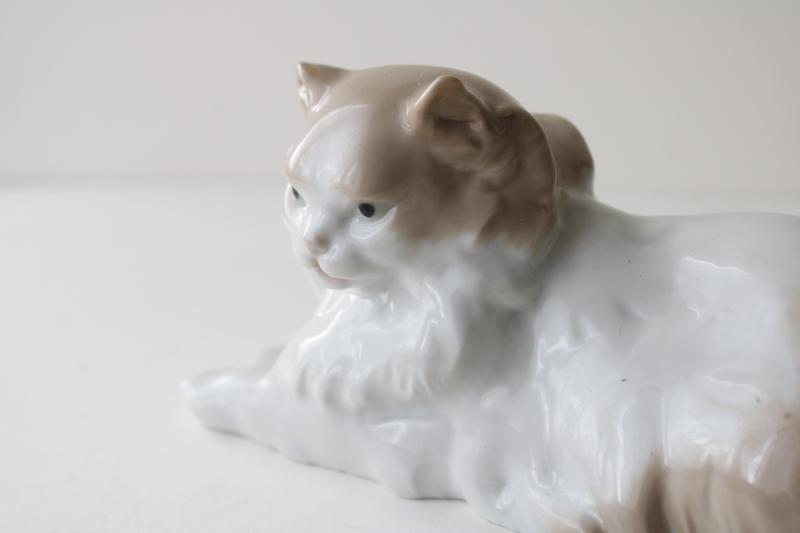 photo of 1970s vintage NAO Lladro china large cat figurine, dated 1977 #8