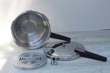 catalog photo of 1970s vintage Presto stainless steel pressure cooker pot w/ lid complete never used
