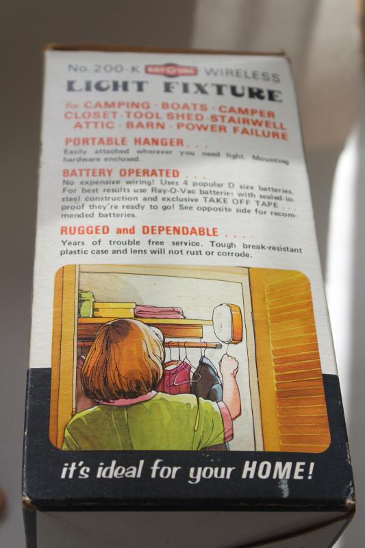 photo of 1970s vintage Ray-o-Vac battery operated portable plastic camp light, mint in box #4