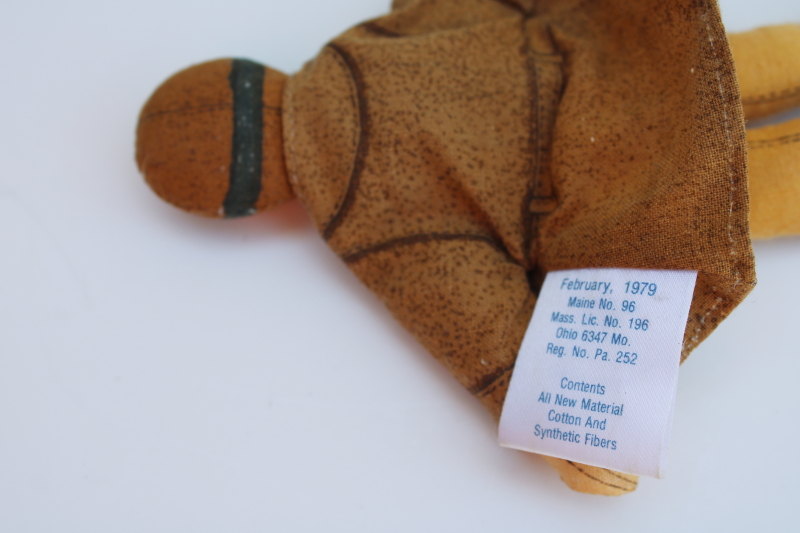 photo of 1979 Hallmark Amelia Earhart printed cloth doll in tiny airport print box  #4