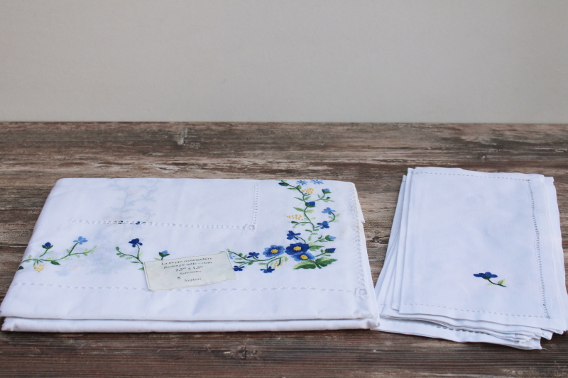 photo of 1980s vintage China embroidered cotton cutwork linens set large 94 x 52 tablecloth & 8 napkins #1