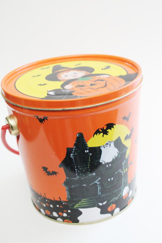 photo of 1980s vintage Halloween witch print tin, made in Taiwan metal trick or treat pail #2
