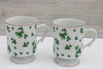 catalog photo of 1980s vintage Lefton china coffee mugs, St Patricks day shamrock pattern Irish green clover