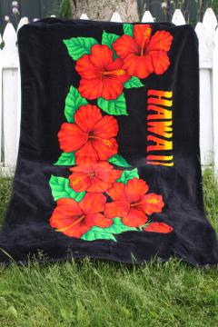 catalog photo of 1980s vintage beach blanket towel, never used Hawaiian flowers print Hawaii souvenir