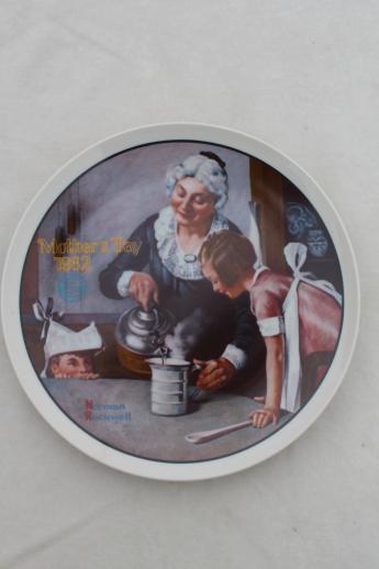 photo of 1982 Mother's Day plate w/ Norman Rockwell illustration The Cooking Lesson, Knowles china #1