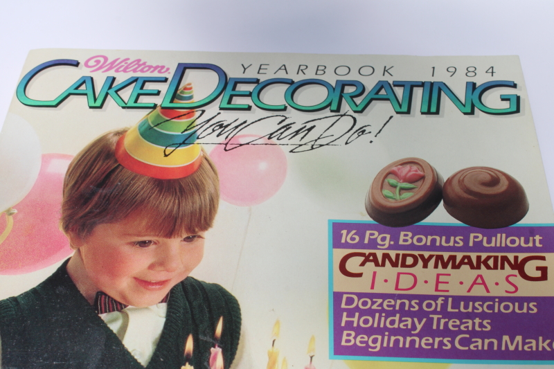 photo of 1984 Wilton Cake Decorating book, catalog, recipes & instructions piping edges & flowers #2