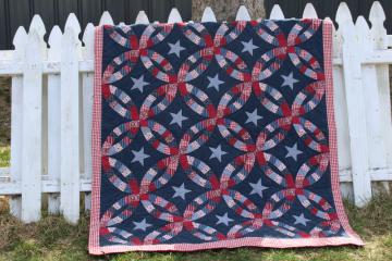 catalog photo of 1990s vintage Americana patriotic decor quilt wall hanging, red white blue stars