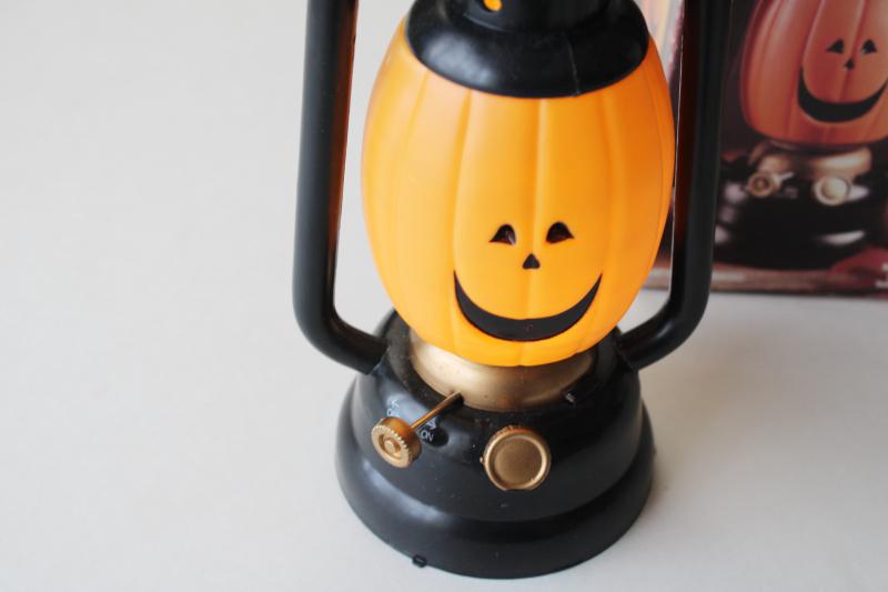 photo of 1990s vintage Halloween trick or treat light, battery jack o lantern w/ box, works #2