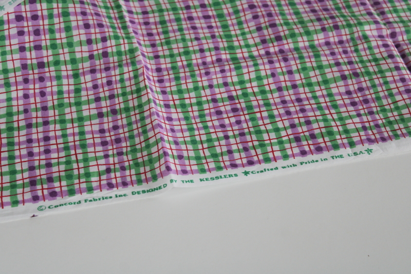 photo of 1990s vintage Kesslers print Concord quilting fabric, wavy plaid in preppy green & lilac purple #4