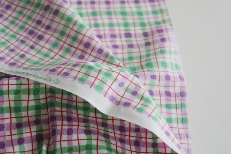 photo of 1990s vintage Kesslers print Concord quilting fabric, wavy plaid in preppy green & lilac purple #5